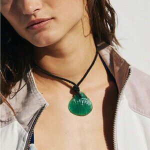 Crystal shell necklace N1102